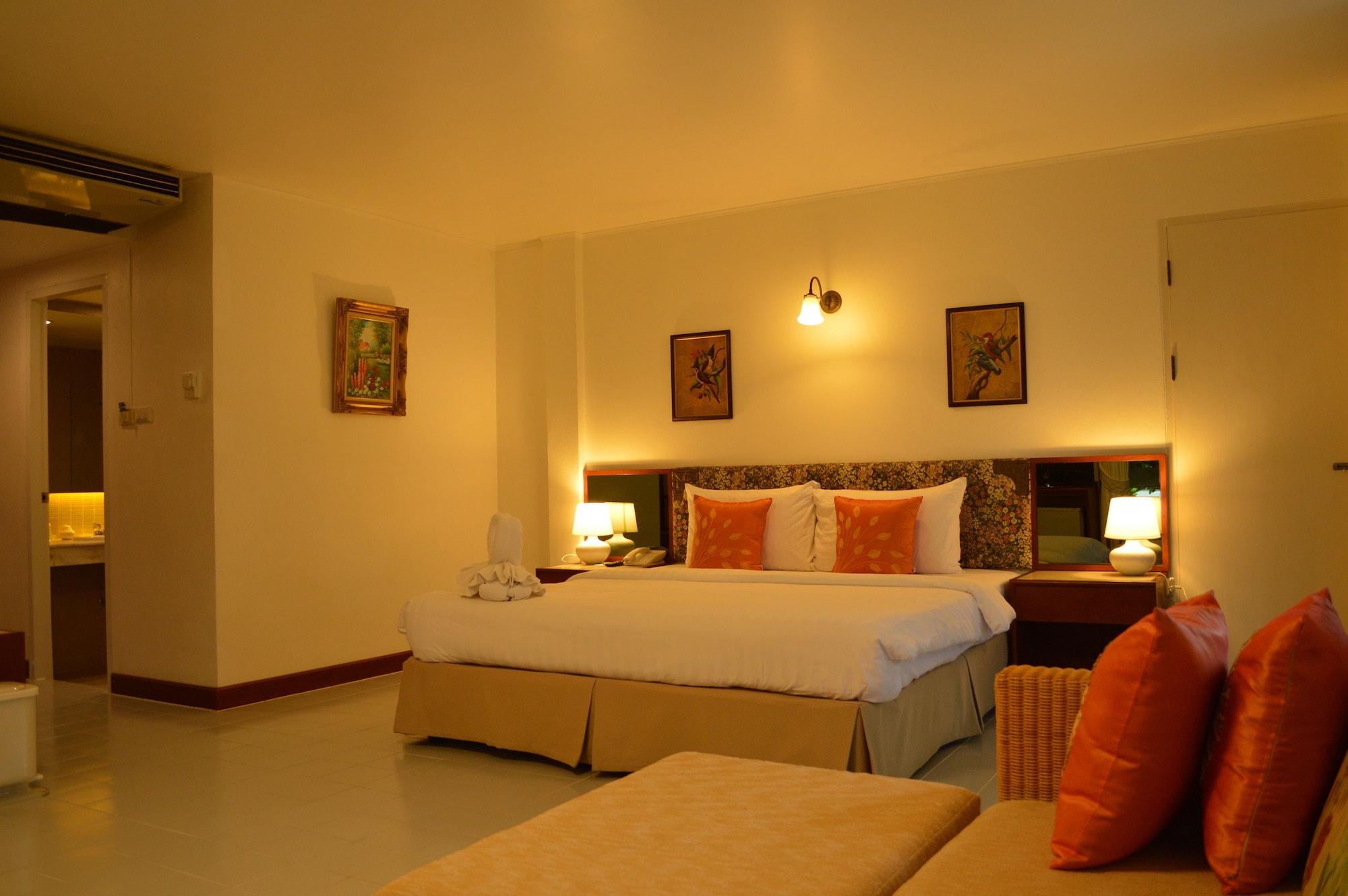 Nern Chalet Beachfront Hotel HHQ Extérieur photo